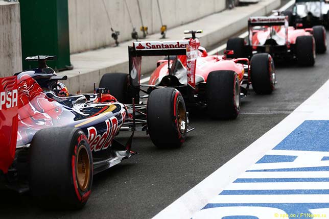 Машины Toro Rosso и Ferrari
